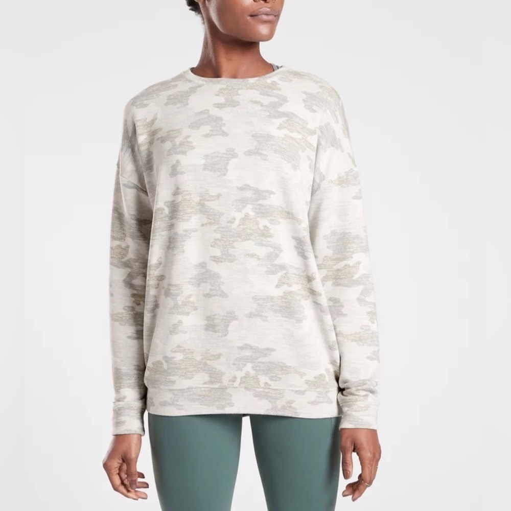 Athleta Camo Long Sleeve Pure Luxe Printed Sweatshirt sz S